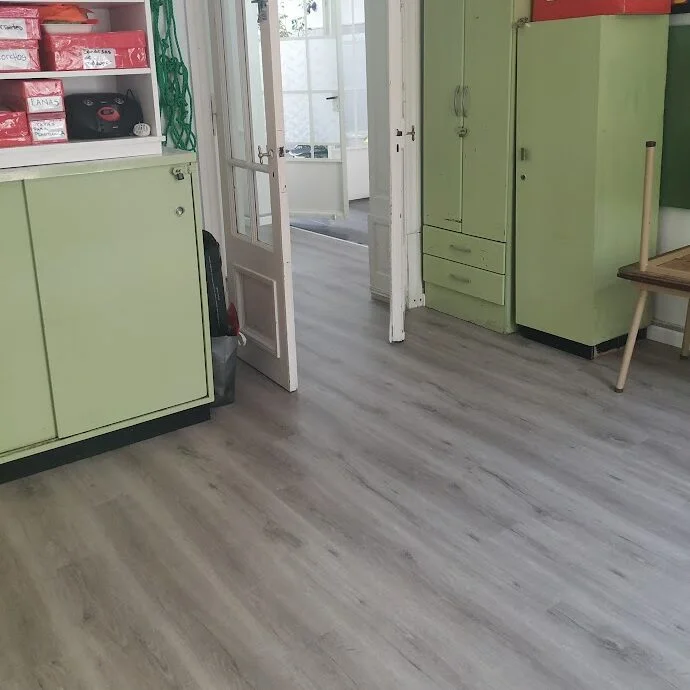 Piso SPC Transsito intenso Gris