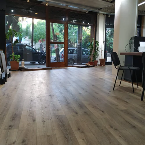 Piso Vinilico Click Alto Transito